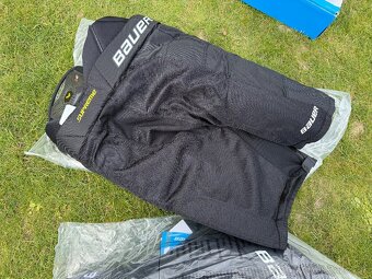 Nové hokejové kalhoty Bauer Mach velikosti L a XL - 4