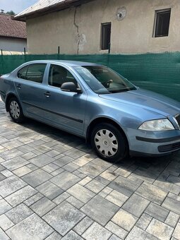 Škoda octavia 1.6 benzín - 4