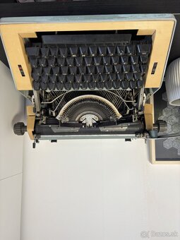 Písací stroj robotron 20 - 4