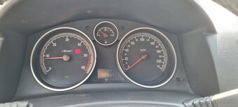 Predám Opel Astra H Caravan, r. 2010, 74 kW, 286 tis. km - 4