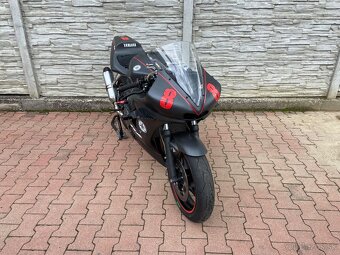 YAMAHA R6 - 4