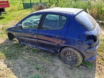 Peugeot 206 1.4 i na náhradné diely - 4