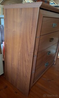 Komoda - 4