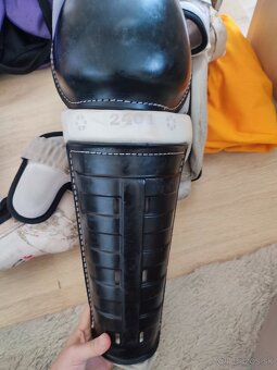 Hokejová výstroj - 4