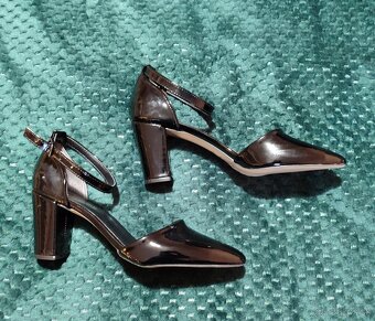 NOVÉ Čierne lakované lodičky - vysoké, veľ. 37 - 4