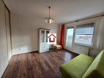 NÁJOM OD 1.MARCA : 1 izbový byt s loggiou v Komárne/CENTRUM - 4