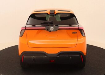 MG 4 LUXURY 64kwh - NOVÉ - MAX VÝBAVA - 4