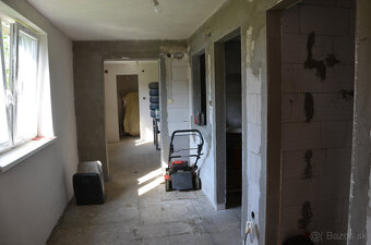 EXKLUZÍVNE – rozostavaný rodinný dom Sklené - 4