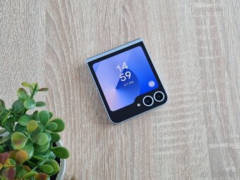 Samsung Galaxy Z Flip6 256GB Blue - 4