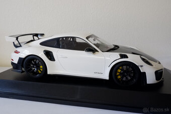 Porsche 911 GT2RS White/Black - 4