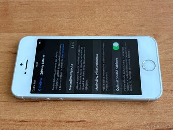 Apple iPhone SE 64GB - 4