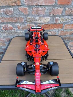 Stavebnica Formula 1 Technic 42207 Ferrari SF-24 F1 - 4