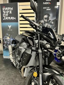 Yamaha MT-10 Čierna akcia - 4