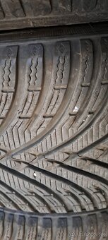 Predám 4ks jazdené zimné 225/45r18-95V Bf Goodrich - 4