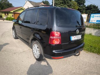 Volkswagen Touran - 4