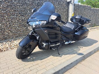 Honda Goldwing GL 1800 F6B - 4