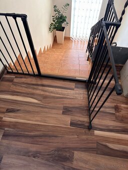 BABYDAN Priestorová zábrana Flex M čierna 90-140 cm - 4