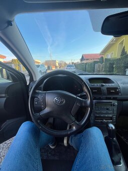 TOYOTA AVENSIS 1.8 Benzín - 4