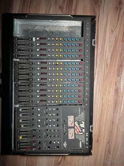Tesla AZL200 - 4