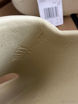 Yeezy Slide - 4