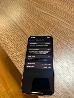 iPhone 15 Pro, Natural Titanium, 256GB - 4