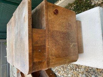 NOCNE KRASNE STOLIKY 2x + SKRINKA - 4