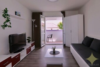Prenájom, zariadený 1i byt s veľkým balkónom Žiar n/Hronom - 4