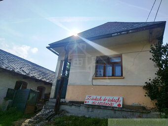 Z časti rekonštruovaný gazdovský dom v obci Hrušov - 4