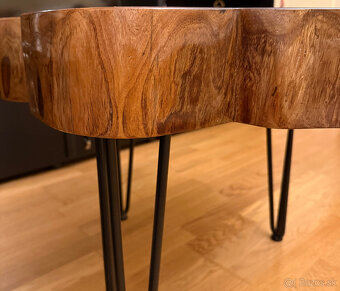 Predám epoxidový konferenčný stôl z brestového dreva - 4