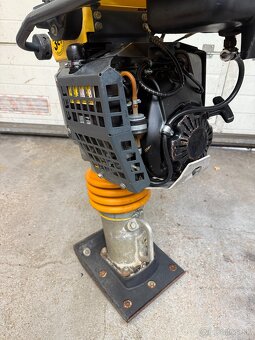 Vibračné dusadlo Bomag BT 65/4 - 4