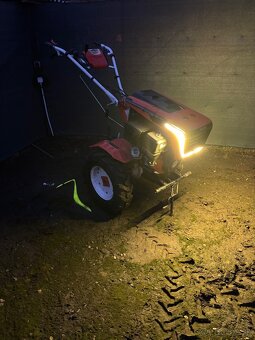 Predám kultivátor s vlečkou a príslušenstvom - 4