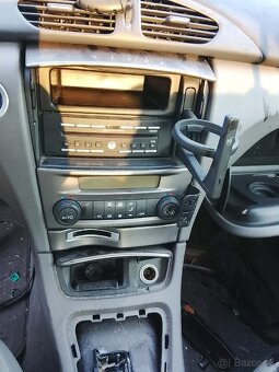 Rozpredám Renault Laguna 1,9 dci 88kw - 4