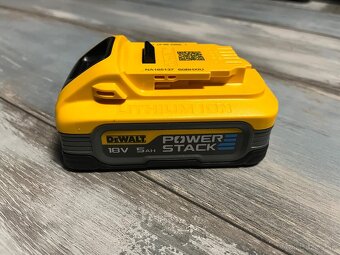 Baterie Dewalt powerstack 5ah - 4
