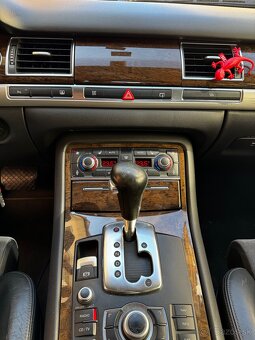 Audi A8 D3 - 4
