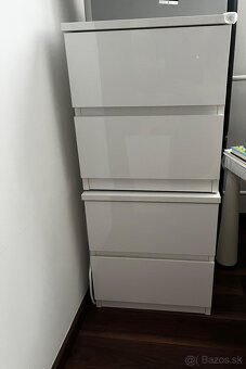 Vstavaná skriňa +2xnočné stolíky - 4