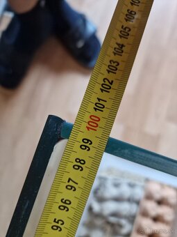 Akvárium
0,7 mm sklo. - 4
