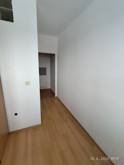 Prenájom 2 izbový byt 54 m2, Hlohová ulica obec Hlohovec - 4