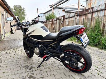 Yamaha XJ6 - 4