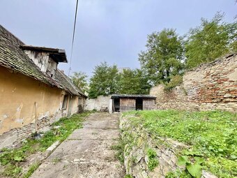 Na predaj starší dom so slnečným pozemkom v meste Holíč - 4