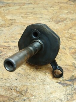 Babetta 207 kľuková hriadeľ - 4