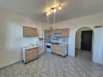 Predaj 1 izb.byt_Levice_balkón - 4