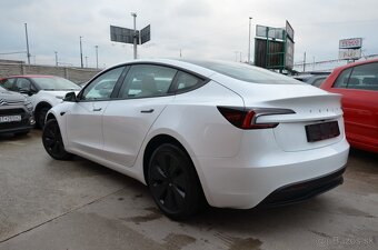 Tesla Model 3 Long Range RWD - 4