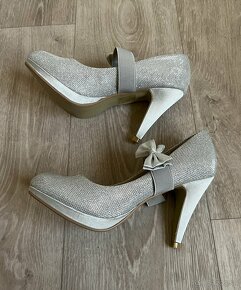 lodičky striebornej (trblietavej) farby č. 40 - 4