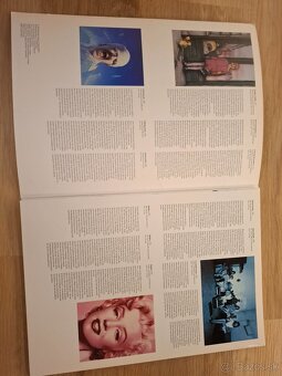 Gottfried HELNWEIN "PLAKÁTOVÁ KNIHA" - 4