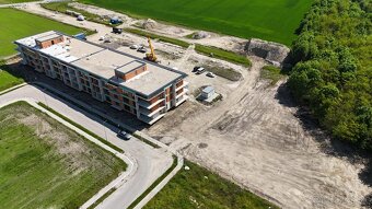 NOVÉ BYTY VEDĽA KÚPALISKA  2IZBOVÝ BYT 56,57m2+LOGGIA 4,87m2 - 4