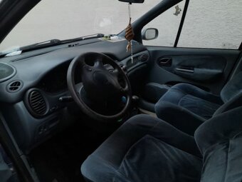Renault - 4