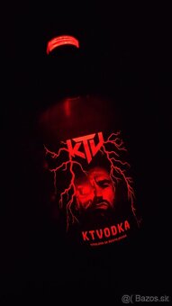 KTVODKA - Karlos Vémola s podpisom Karlosa - 4