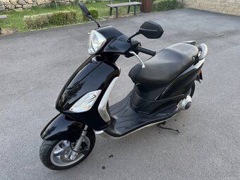 Skúter Piaggio Fly 300 - 4