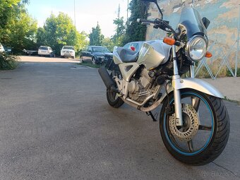 Honda CBF250 - 4