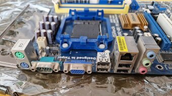 ASRock N68C-GS FX, AM2+ AM3 AM3+ , DDR2 / DDR3 - 4